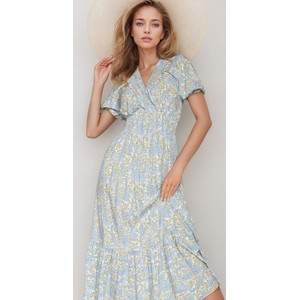 Niebieska sukienka born2be maxi z dekoltem w kształcie litery v w stylu casual