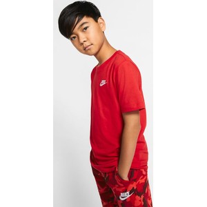 Czerwona koszulka dziecięca Nike dla chłopców z bawełny