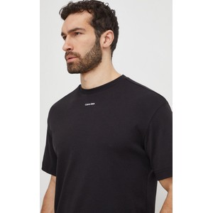 Czarny t-shirt Calvin Klein z krótkim rękawem w sportowym stylu