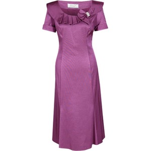 Fioletowa sukienka Fokus midi z okrągłym dekoltem dla puszystych