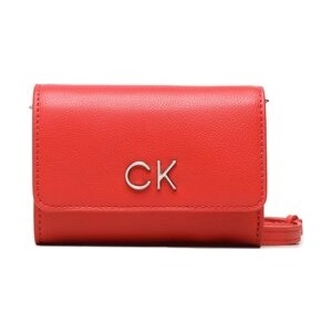 Czerwona torebka Calvin Klein w młodzieżowym stylu matowa