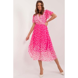 Różowa sukienka 5.10.15 w stylu casual z dekoltem w kształcie litery v