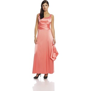 Różowa sukienka Fokus maxi z satyny