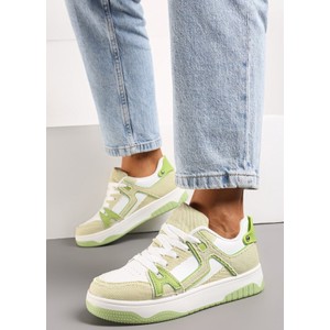 Zielone buty sportowe born2be sznurowane w sportowym stylu z płaską podeszwą