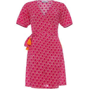 Różowa sukienka Zwillingsherz w stylu casual z dekoltem w kształcie litery v