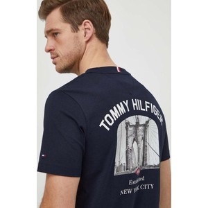 T-shirt Tommy Hilfiger z bawełny w młodzieżowym stylu z krótkim rękawem