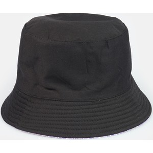 Czarna czapka Gate z nadrukiem