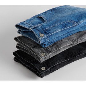 Czarne jeansy Reserved z bawełny