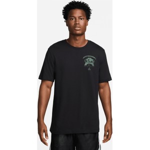 Czarny t-shirt Nike z krótkim rękawem w sportowym stylu
