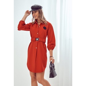 Czerwona sukienka Lisa Mayo w stylu casual z kołnierzykiem z długim rękawem