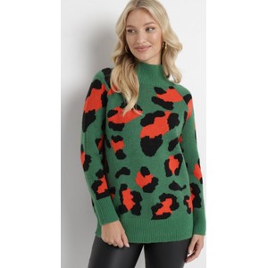 Zielony sweter born2be w stylu casual w bożonarodzeniowy wzór