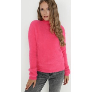 Różowy sweter born2be z wełny