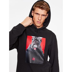 Czarna bluza Hugo Boss w młodzieżowym stylu z nadrukiem