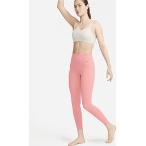 Różowe spodnie Nike w sportowym stylu