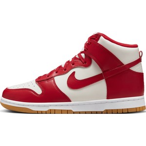 Czerwone buty sportowe Nike sznurowane w sportowym stylu z płaską podeszwą
