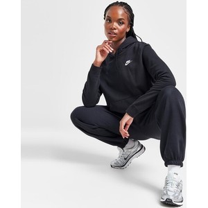 Czarna bluza Nike z kapturem w sportowym stylu