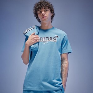 Niebieski t-shirt Adidas w młodzieżowym stylu z krótkim rękawem