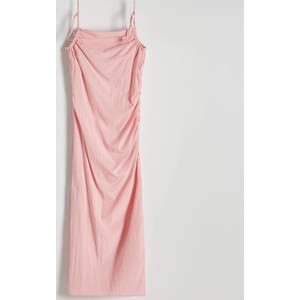 Różowa sukienka Reserved z tkaniny