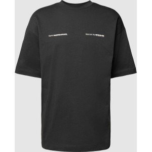 T-shirt Multiply Apparel z krótkim rękawem