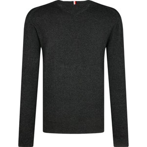 Sweter Tommy Hilfiger z okrągłym dekoltem w stylu casual z kaszmiru