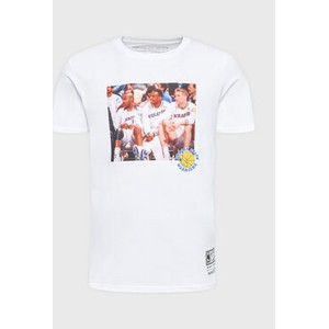 T-shirt Mitchell & Ness z krótkim rękawem z nadrukiem w młodzieżowym stylu