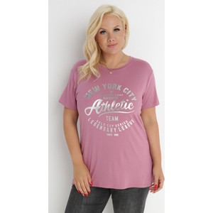 Różowy t-shirt born2be z krótkim rękawem w młodzieżowym stylu z okrągłym dekoltem