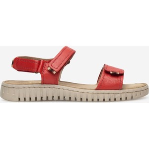 Czerwone sandały Go Soft z klamrami w stylu casual