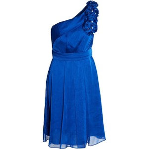 Niebieska sukienka Fokus z asymetrycznym dekoltem mini
