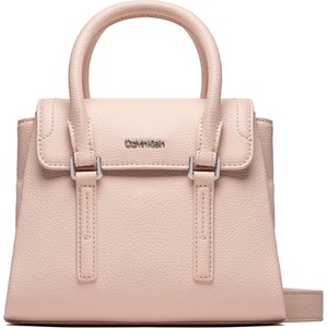 Różowa torebka Calvin Klein średnia matowa do ręki