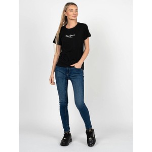 Granatowe jeansy ubierzsie.com w street stylu