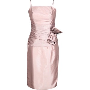Różowa sukienka Fokus z długim rękawem