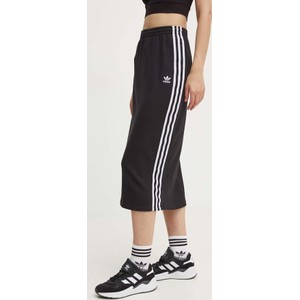 Spódnica Adidas Originals w sportowym stylu