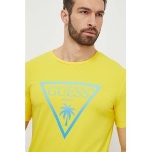 Żółty t-shirt Guess z krótkim rękawem w młodzieżowym stylu