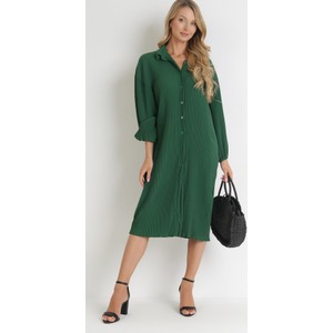 Zielona sukienka born2be w stylu casual z długim rękawem