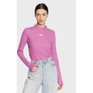 Różowa bluzka Calvin Klein z okrągłym dekoltem w stylu casual