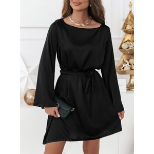 Czarna sukienka Pakuten z długim rękawem mini