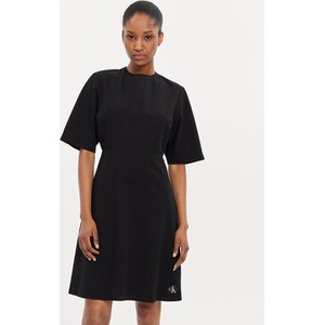Czarna sukienka Calvin Klein z okrągłym dekoltem mini w stylu casual