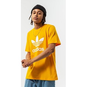 Żółty t-shirt Adidas w młodzieżowym stylu z krótkim rękawem