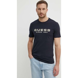 T-shirt Guess z nadrukiem w młodzieżowym stylu