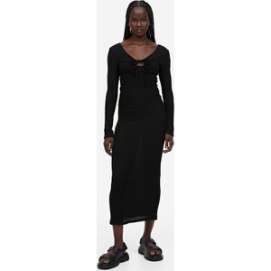 Czarna sukienka H & M maxi prosta z długim rękawem