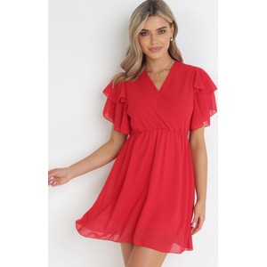 Czerwona sukienka born2be z dekoltem w kształcie litery v mini