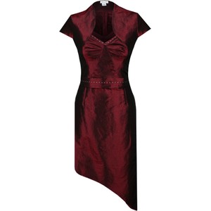 Czerwona sukienka Fokus z krótkim rękawem z dekoltem w kształcie litery v mini