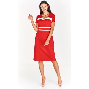 Czerwona sukienka Fokus z bawełny trapezowa w stylu casual