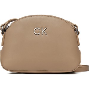 Brązowa torebka Calvin Klein średnia na ramię matowa