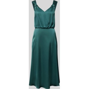 Zielona sukienka V By Vera Mont midi bez rękawów