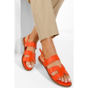Pomarańczowe sandały Zapatos z klamrami w stylu casual z płaską podeszwą