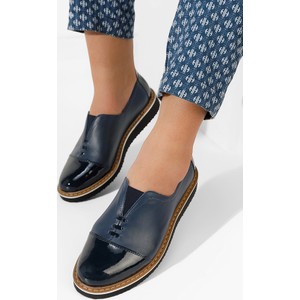 Granatowe półbuty Zapatos z płaską podeszwą w stylu casual lakierowane