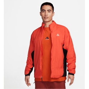 Pomarańczowa kurtka Nike w sportowym stylu krótka