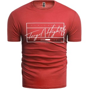 Czerwony t-shirt Risardi w młodzieżowym stylu