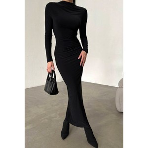 Czarna sukienka IVET w stylu casual z golfem z długim rękawem